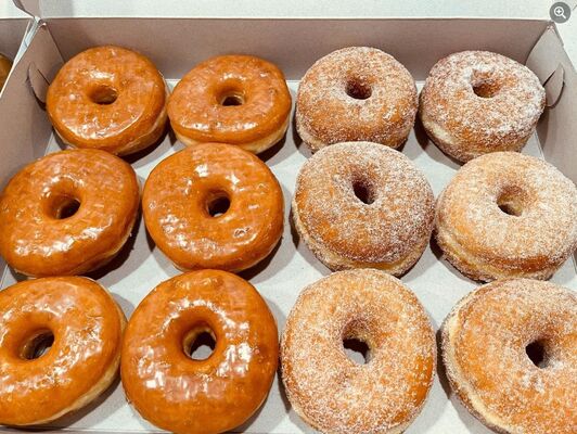 Автоматическая автомашина с 24-часовым самообслуживанием, система подъема, тортовая автомашина со всей стальной дверной рамой и очищающим стеклом.